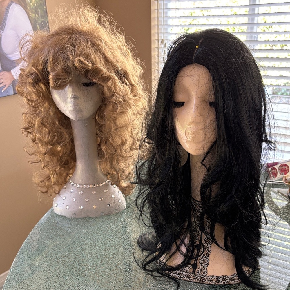 Bundle of 2 Wigs